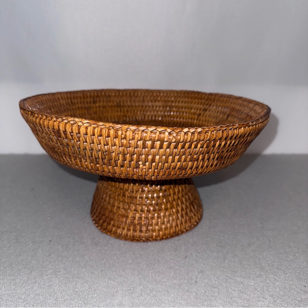 La Jolla Rattan Pedestal Tropical Bowl